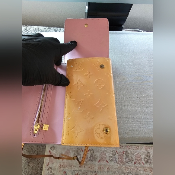 Louis Vuitton Walker Wallet Bag - Picture 5 of 15